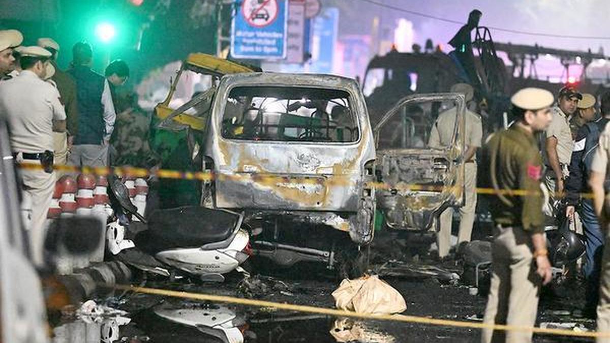 کار دھماکہ کیس میں نئی پیش رفت؛ ڈاکٹر عادل کے بھائی سے مسلسل پوچھ گچھ