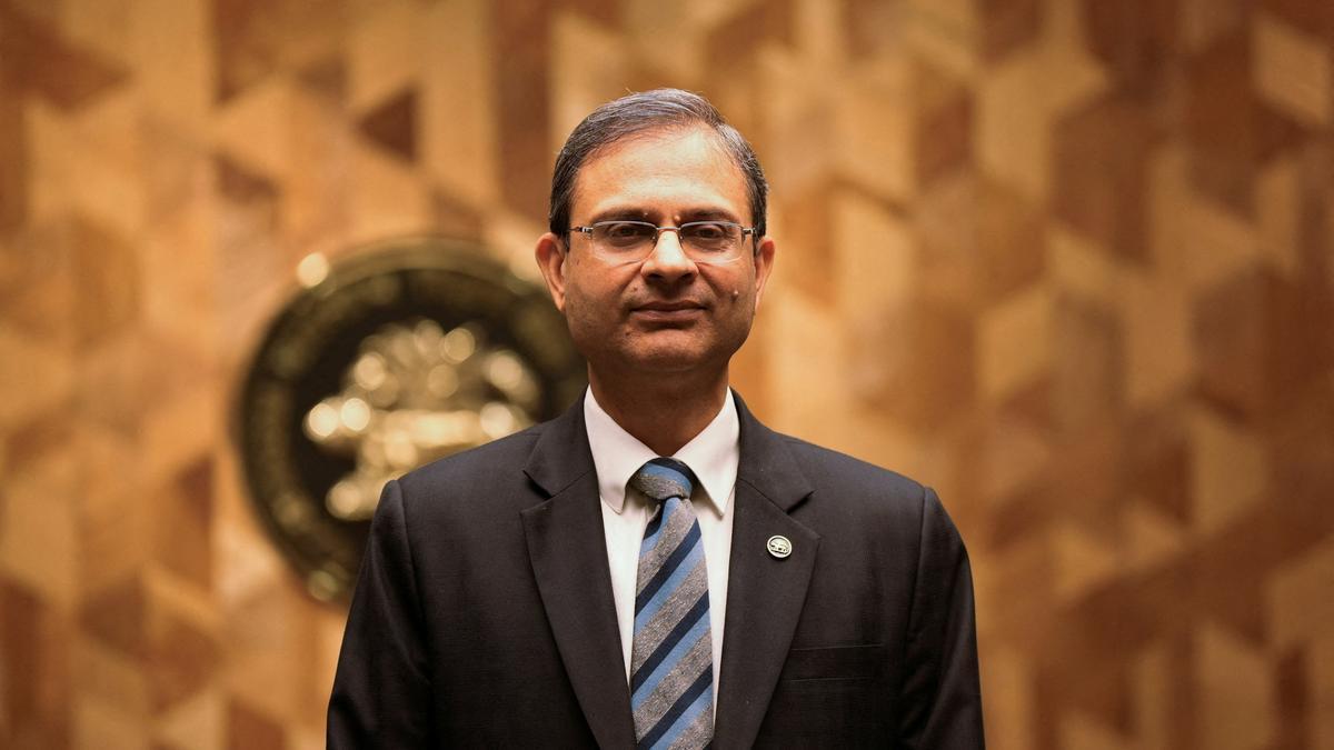 شرح سود میں ممکنہ کمی: آر بی آئی کی مانیٹری پالیسی کمیٹی کی میٹنگ شروع، معاشی سست روی کے پیش نظر ریپو ریٹ میں 0.25 فیصد کمی کا امکان