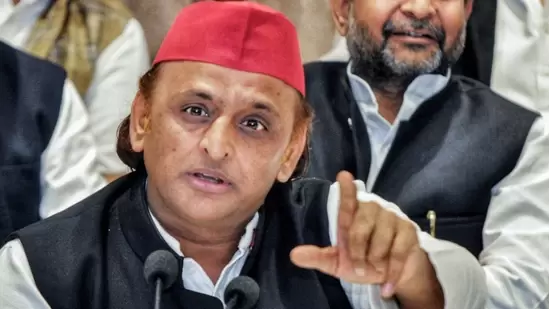 یوپی اور بنگال میں ووٹروں کی بڑے پیمانے پر حذف کے پیچھے الیکشن کمیشن اور بی جے پی کی سازش: اکھلیش یادو کا الزام