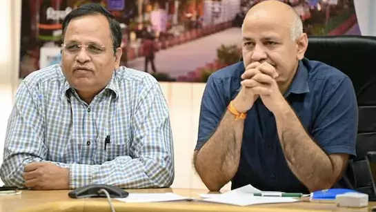 کلاس روم گھوٹالہ: منیش سسودیا اور ستیندر جین کو اے سی بی کا سمن